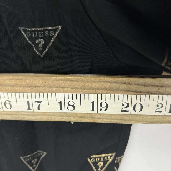 GUESS T-Shirt Mens Small Black Logo All Over Print Triangle Short Sleeve Tee EUC - Picture 6 of 7